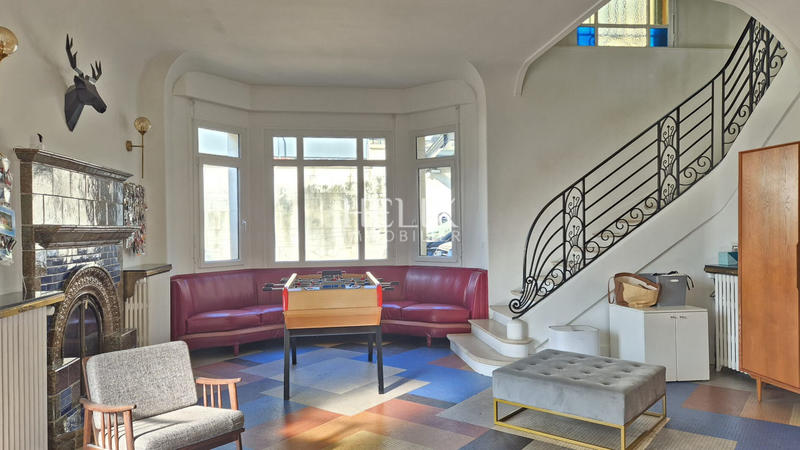 Maison - 600 m² - 17 pièces