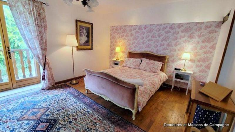 Demeure - 330 m² - 10 pièces