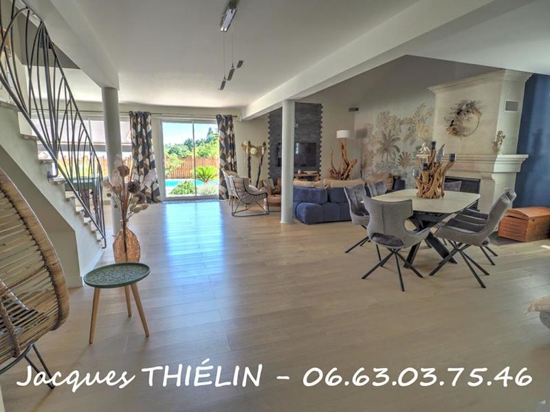 Maison - 295 m² - 12 pièces