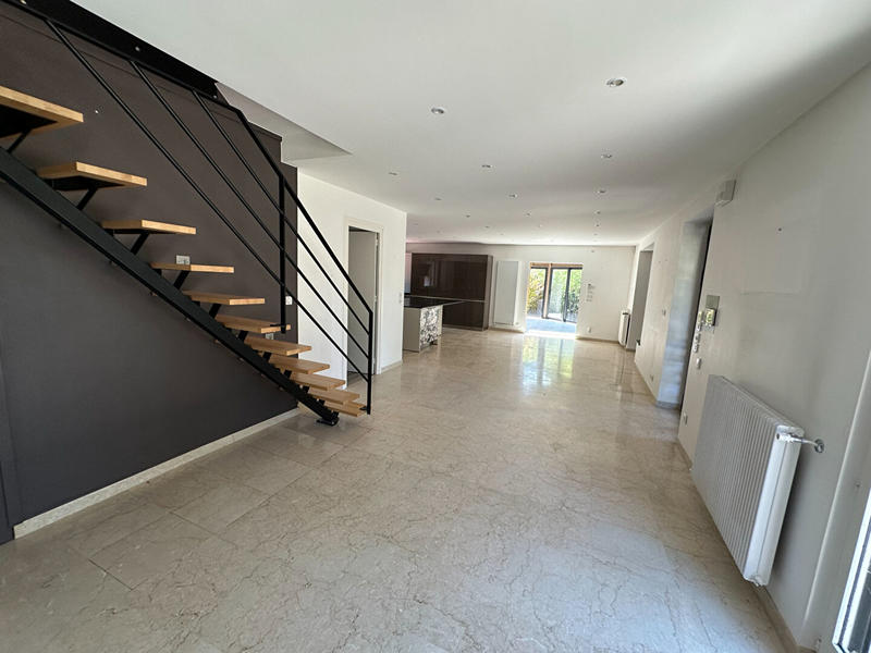 Maison - 307 m² - 9 pièces