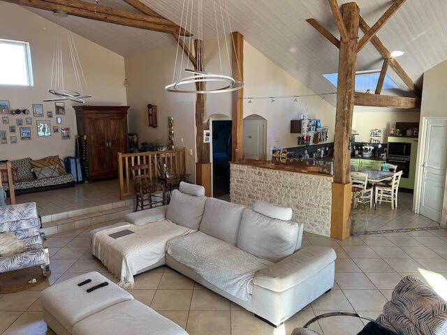 Maison - 151 m² - 7 pièces