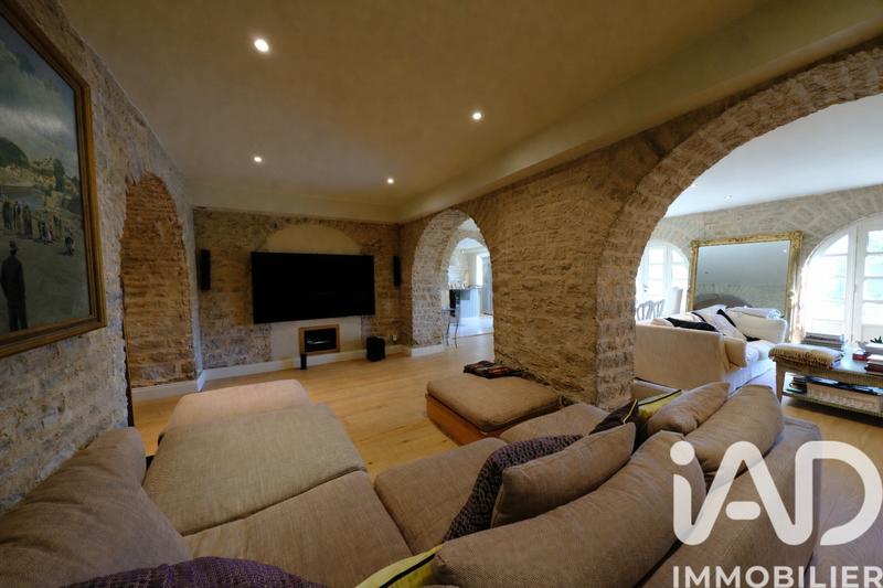 Maison - 470 m² - 13 pièces