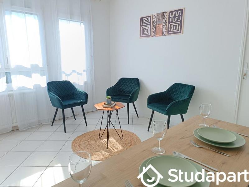 Chambre - 12 m² - 1 pièce