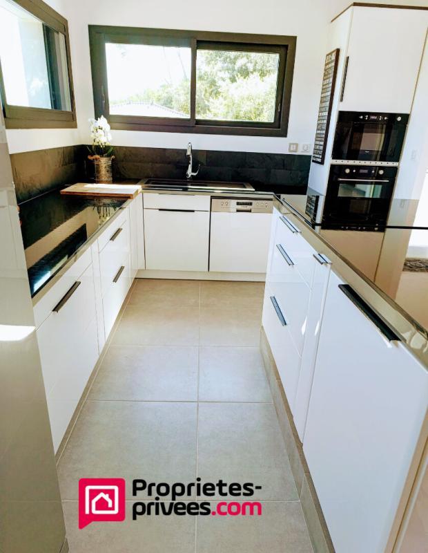 Propriété - 225 m² - 8 pièces