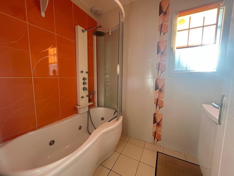 Propriété - 149 m² - 6 pièces