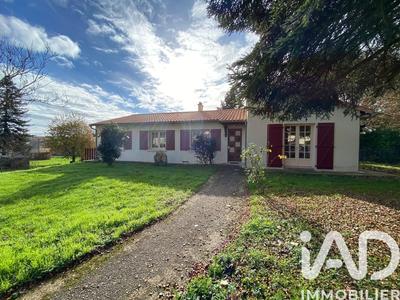 Maison - 152 m² - 9 pièces