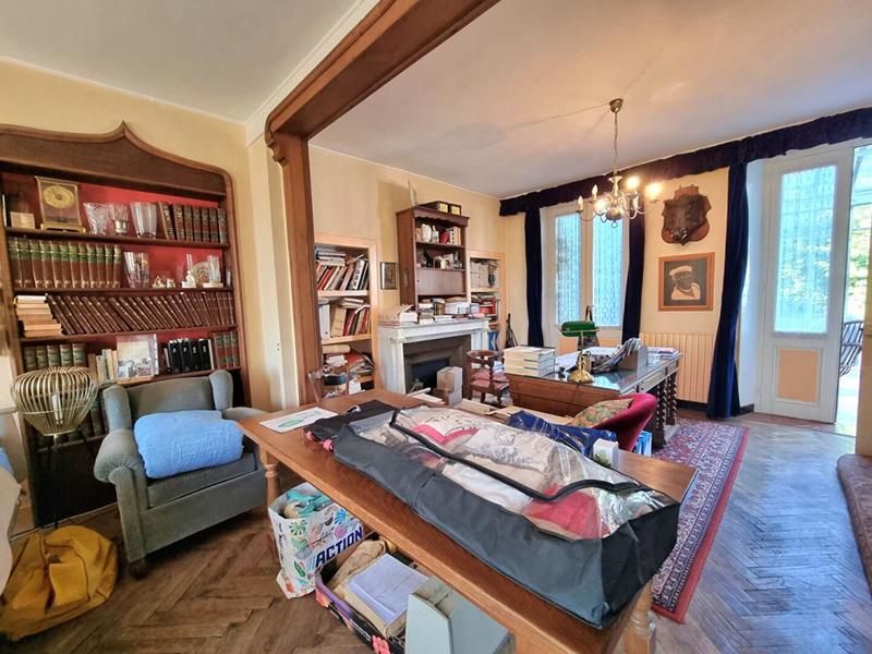 Maison - 310 m² - 10 pièces