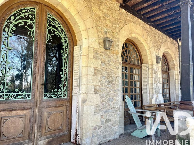 Maison - 453 m² - 12 pièces