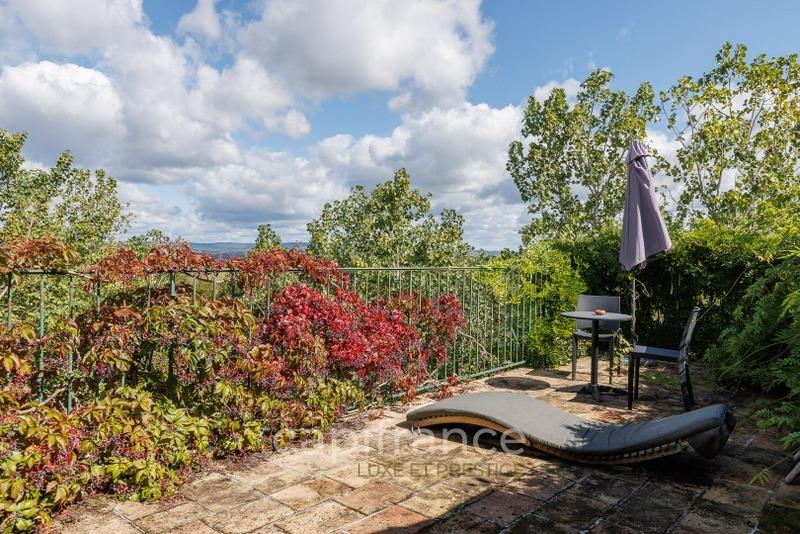 Demeure - 352 m² - 10 pièces