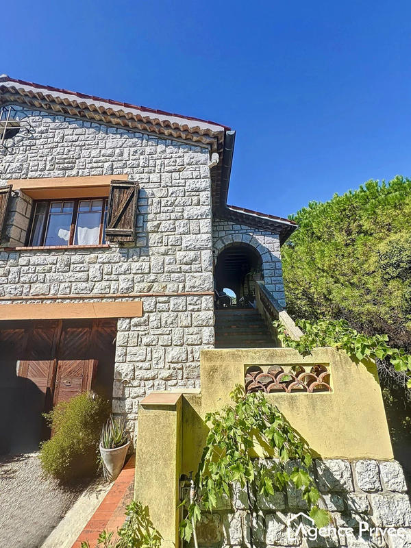 Maison - 114 m² - 4 pièces