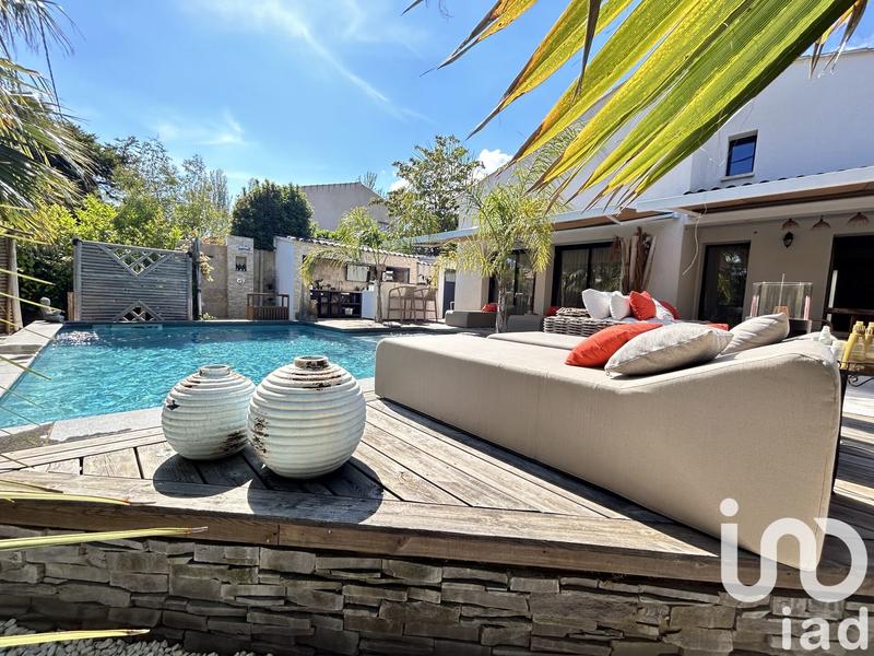 Maison - 200 m² - 6 pièces