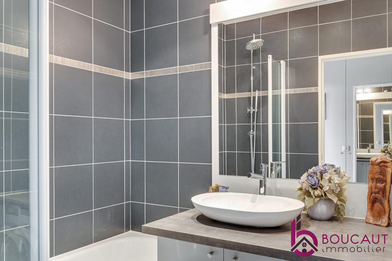 Appartement - 100 m² - 4 pièces