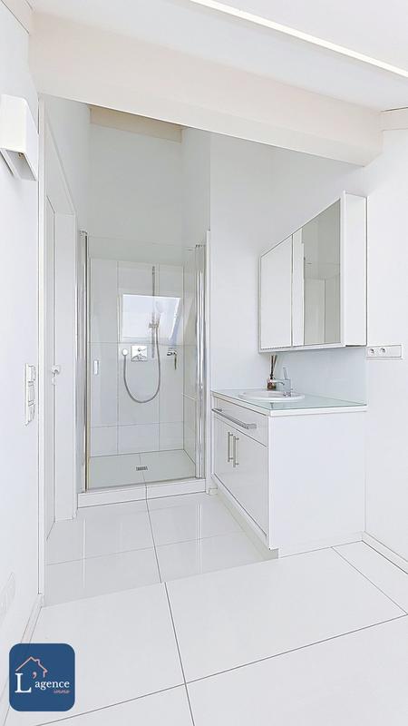 Maison contemporaine - 257 m² - 7 pièces