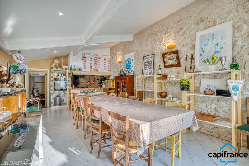 Maison - 200 m² - 8 pièces