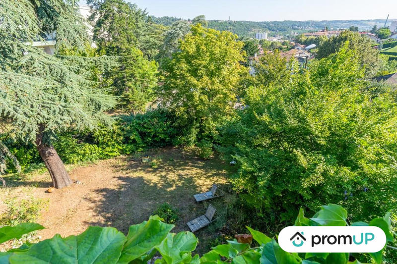 Maison - 320 m² - 111 pièces