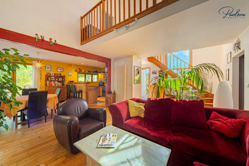 Maison - 171 m² - 7 pièces