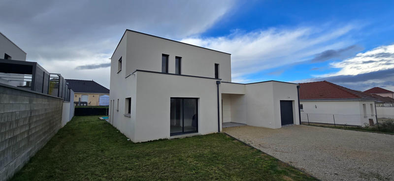 Maison - 155 m² - 6 pièces
