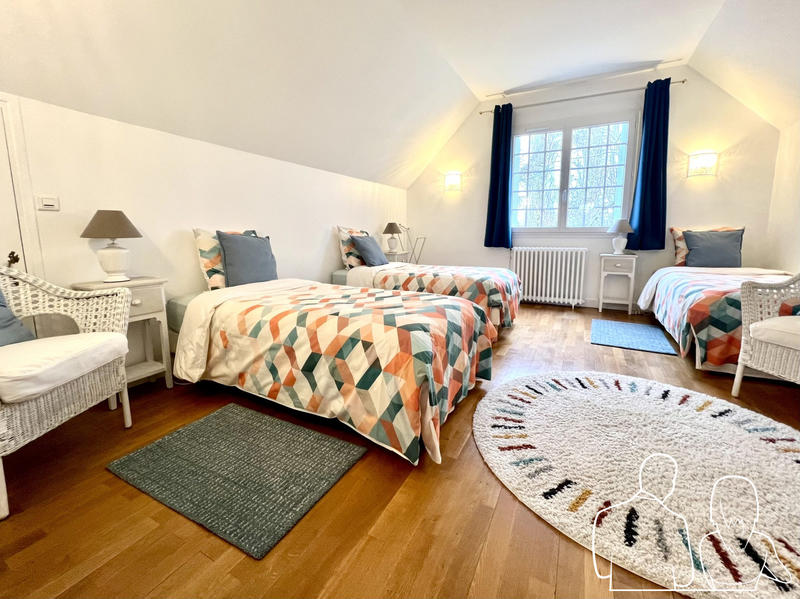 Maison ancienne - 335 m² - 10 pièces