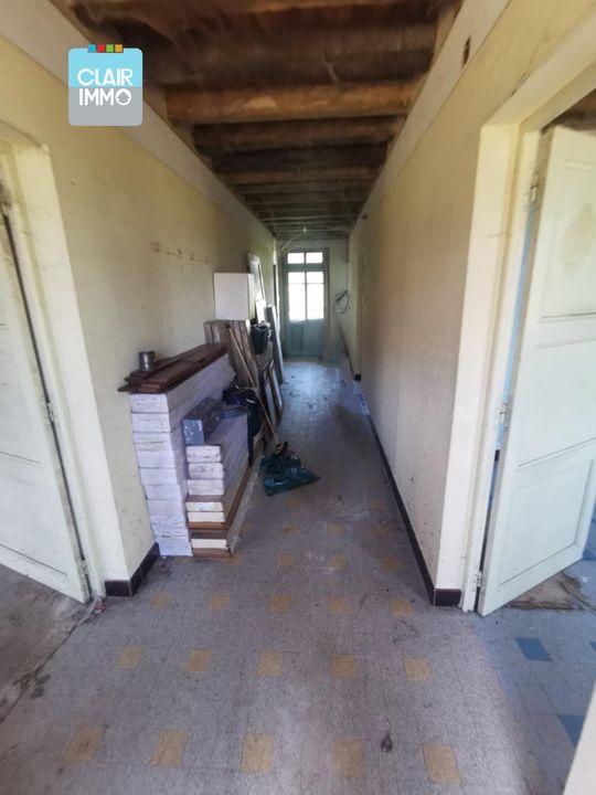 Maison - 200 m² - 2 pièces