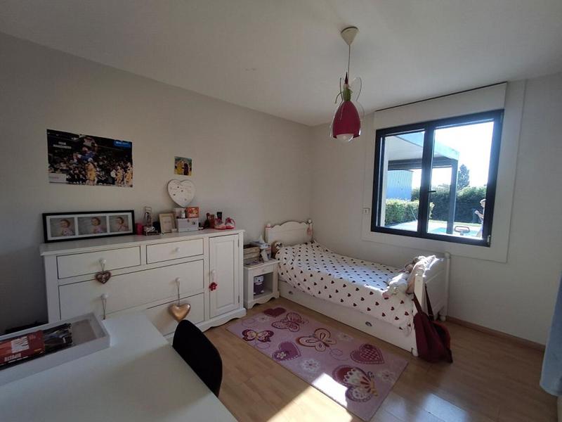 Maison - 202 m² - 7 pièces