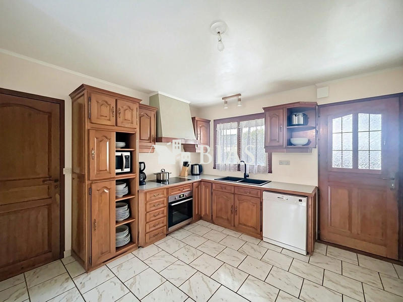 Maison - 90 m² - 5 pièces