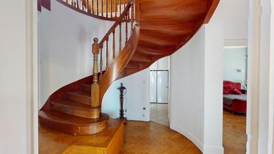 Appartement - 201 m² - 6 pièces