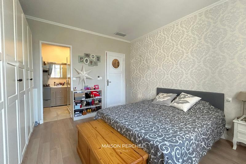 Maison - 268 m² - 8 pièces