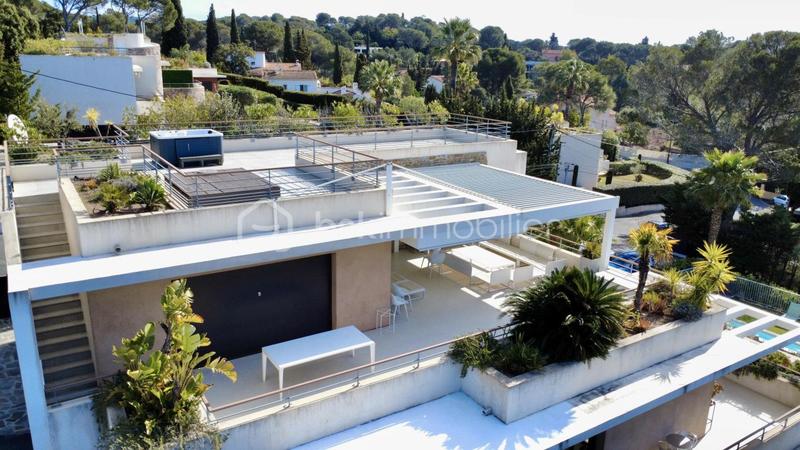 Appartement - 143 m² - 4 pièces