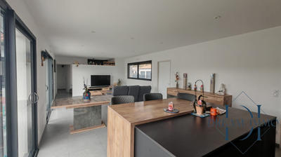 Maison contemporaine - 121 m² - 6 pièces