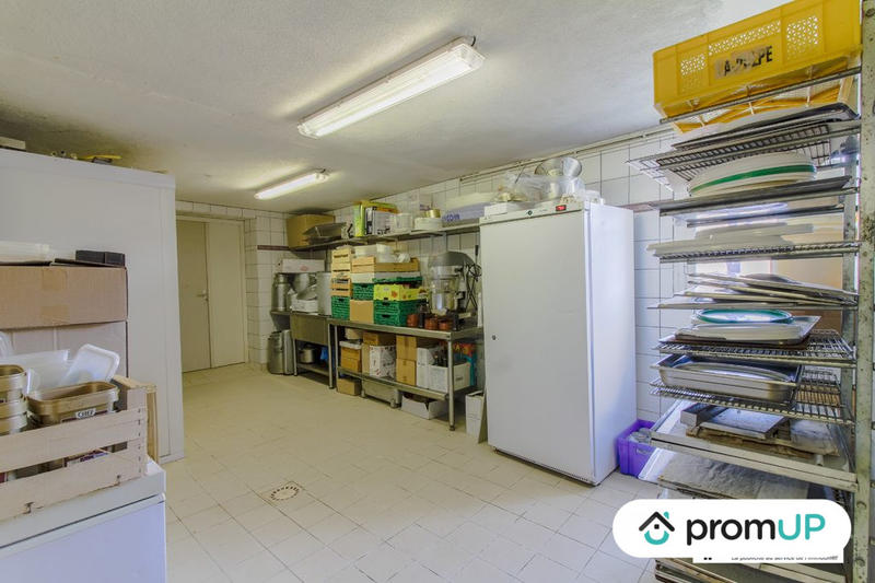 Local commercial - 691 m² - 18 pièces