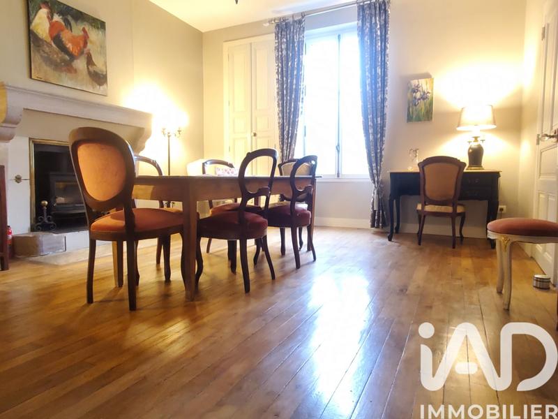 Maison - 220 m² - 6 pièces