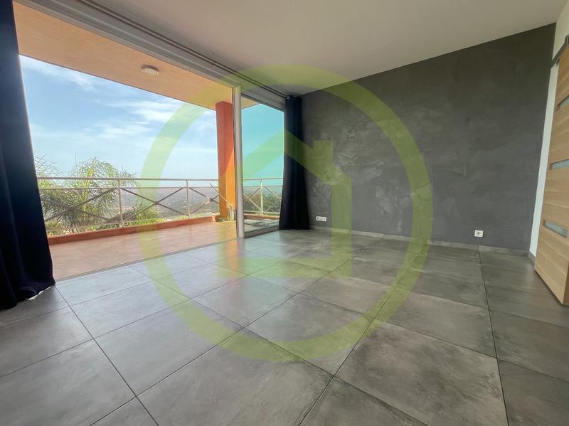 Appartement - 82 m² - 3 pièces