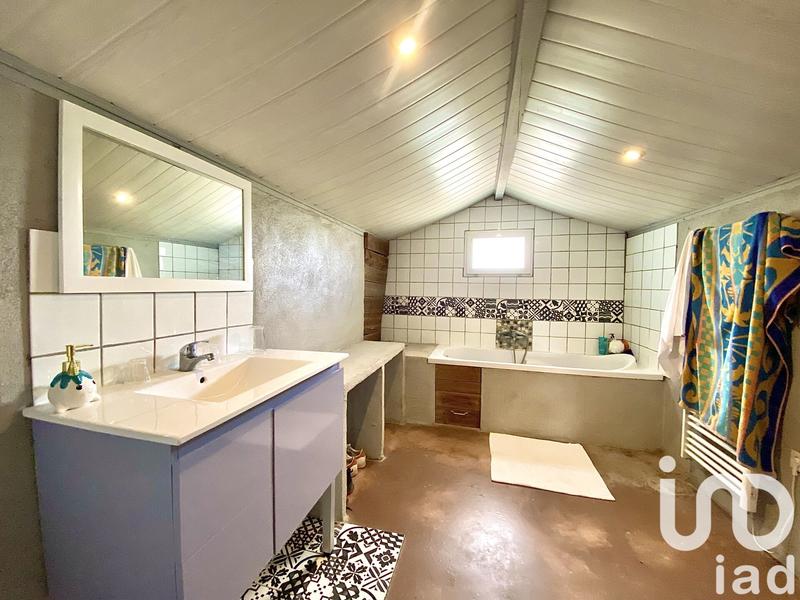 Maison - 303 m² - 19 pièces