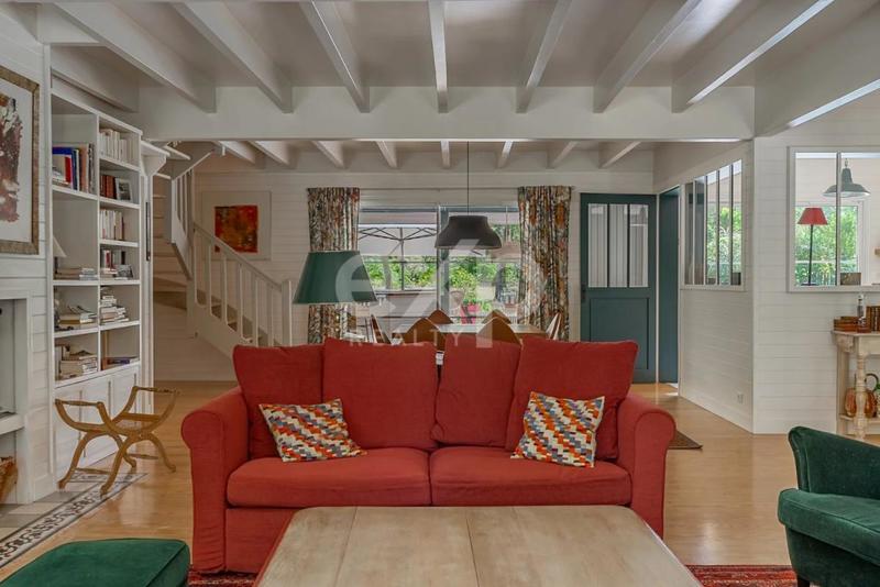 Propriété - 220 m² - 8 pièces