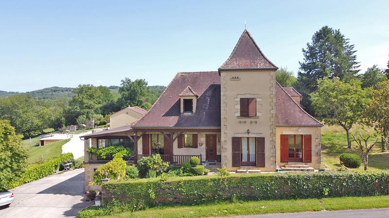 Maison - 197 m² - 7 pièces