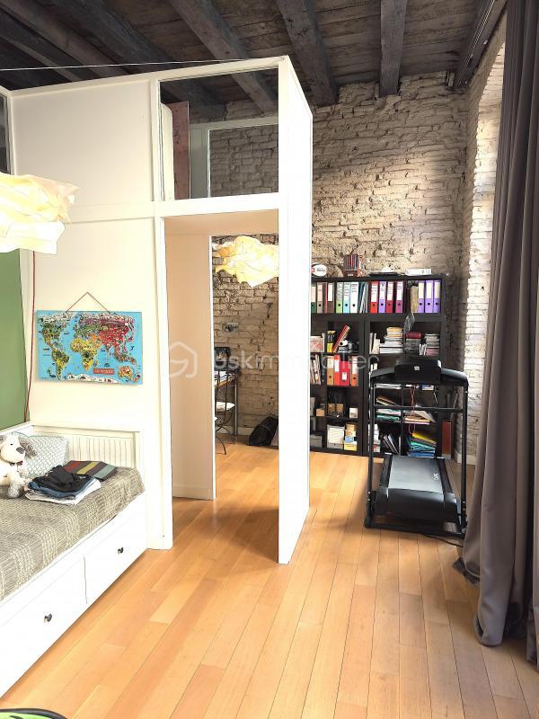 Appartement - 212 m² - 6 pièces