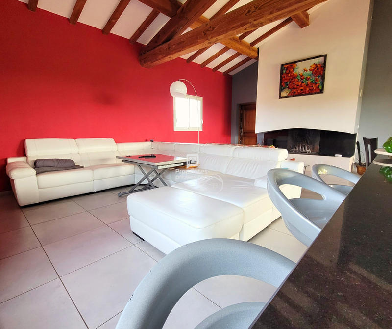 Maison - 300 m² - 7 pièces