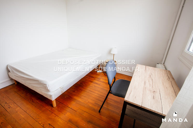 Chambre - 12 m² - 4 pièces