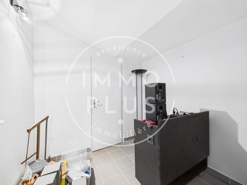 Bureau - 140 m² - 1 pièce