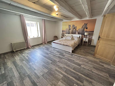 Maison - 220 m² - 10 pièces