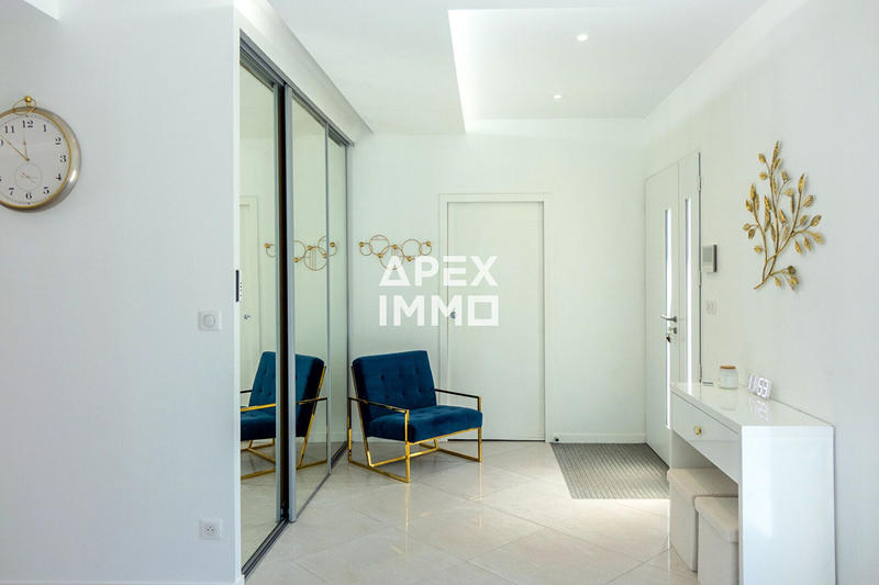 Maison - 200 m² - 6 pièces