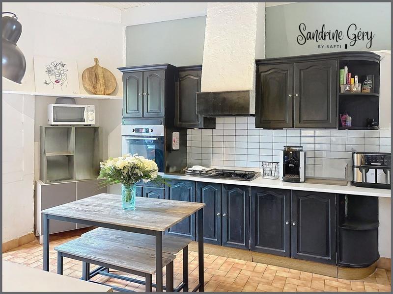 Maison - 180 m² - 7 pièces