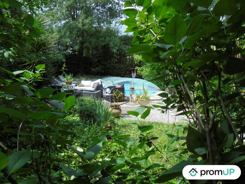 Maison - 300 m² - 12 pièces