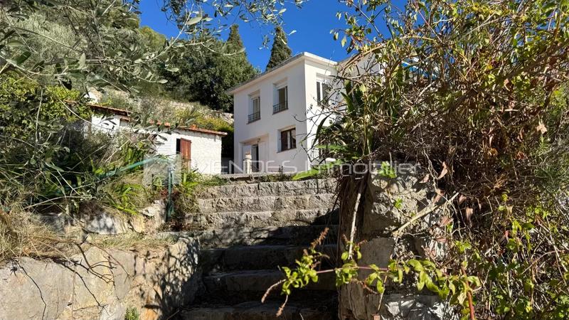 Villa - 597 m² - 11 pièces