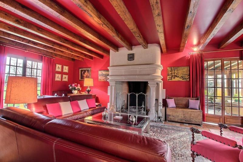 Maison - 329 m² - 10 pièces