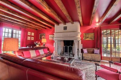 Maison - 329 m² - 10 pièces