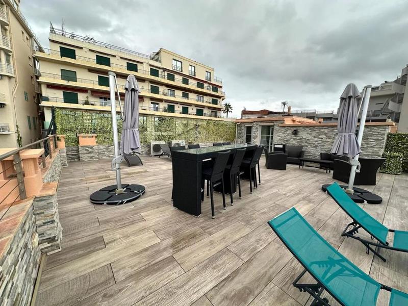 Appartement - 125 m² - 6 pièces