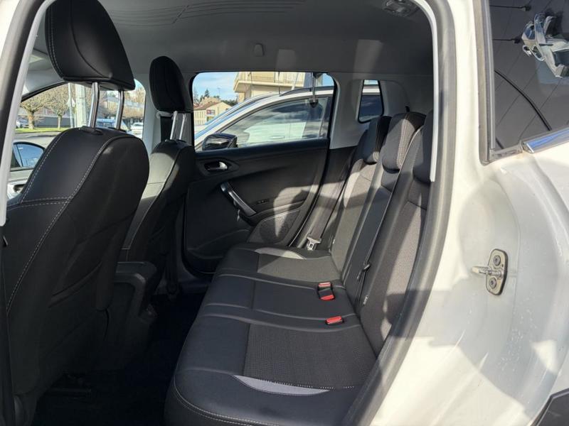 Peugeot 2008 BlueHDi 120 s&amp;S Eat6 Allure - 5 options incluses