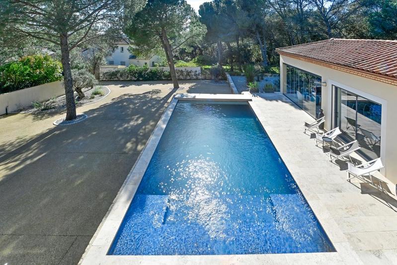 Villa - 288 m² - 8 pièces