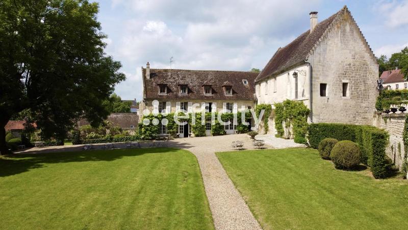 Maison - 447 m² - 12 pièces